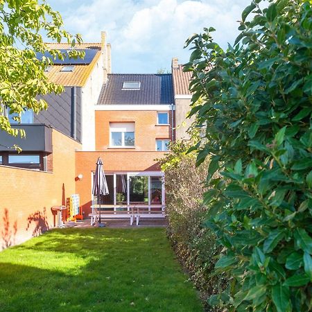 Spacious Holiday Home With Garden Nieuwpoort Luaran gambar