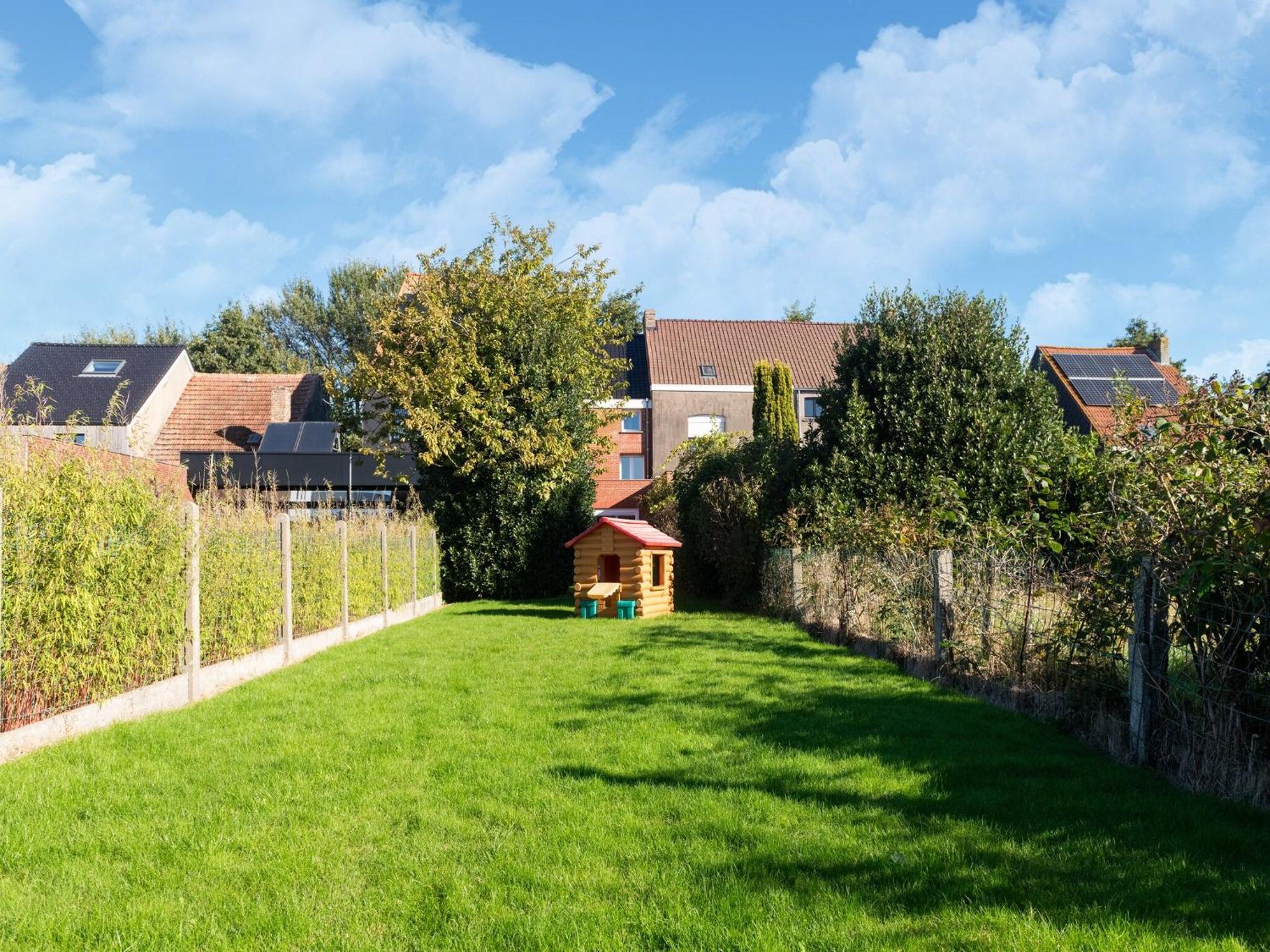 Spacious Holiday Home With Garden Nieuwpoort Luaran gambar