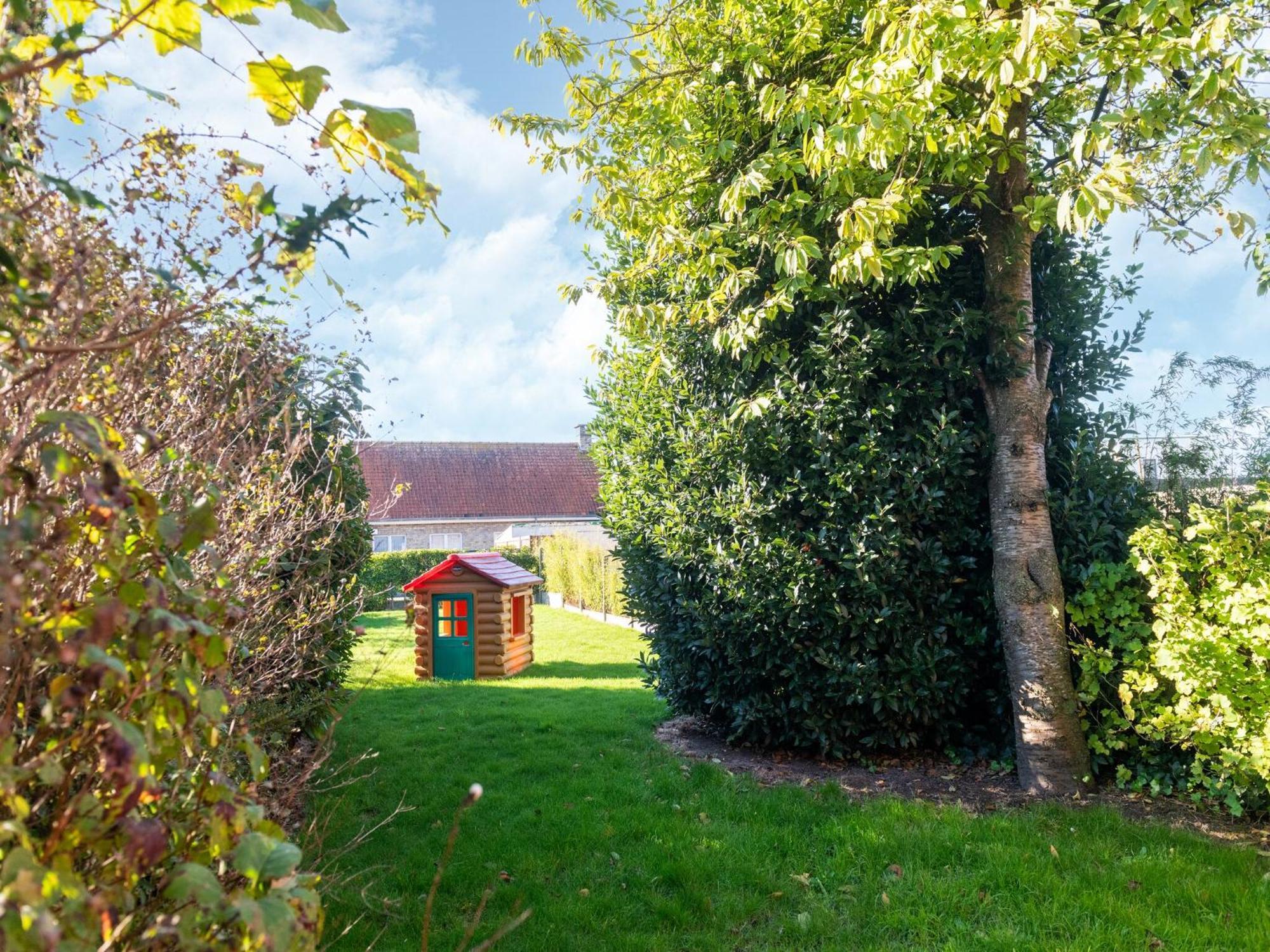 Spacious Holiday Home With Garden Nieuwpoort Luaran gambar
